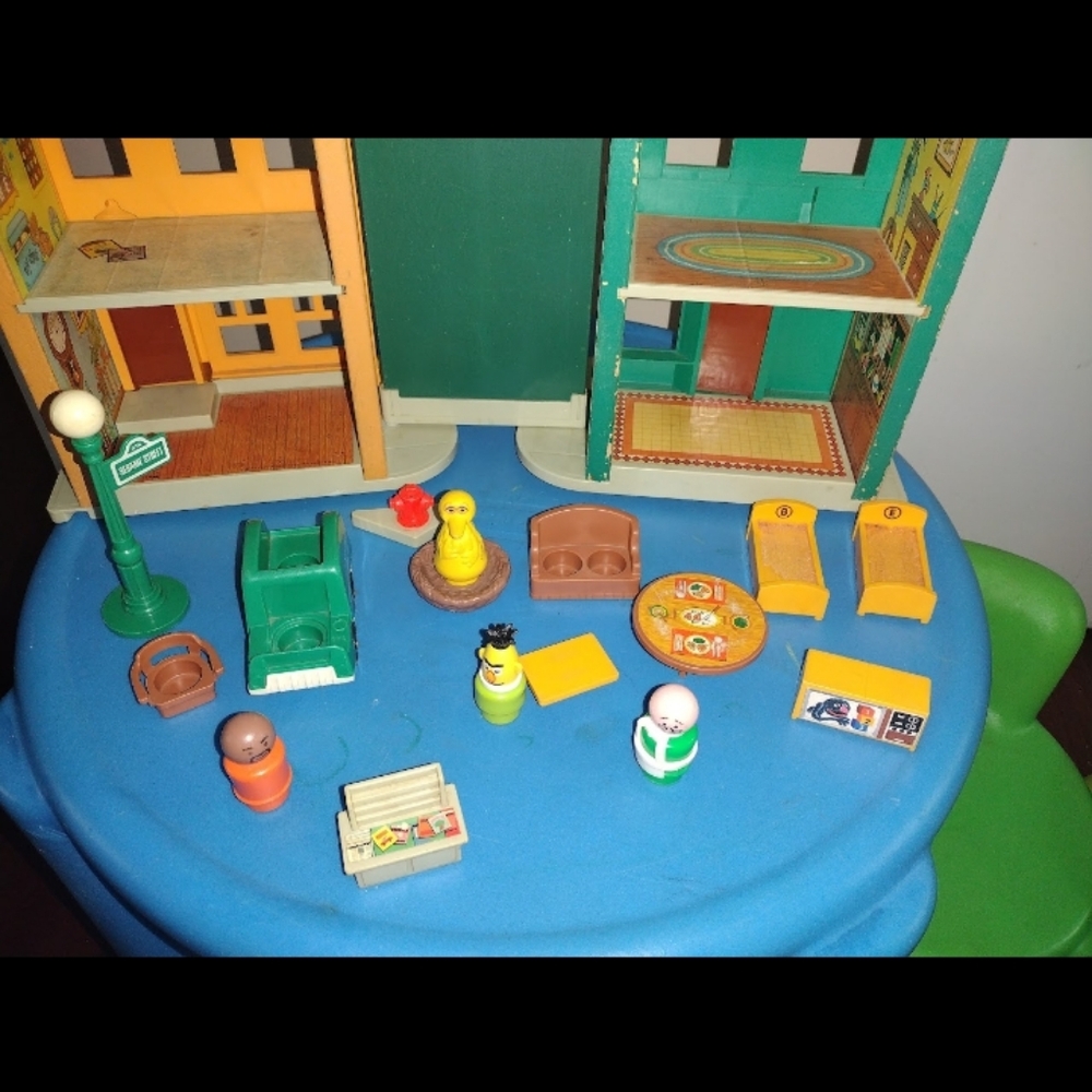 Fisher Price vintage sesame street Playhouse 1973-1975